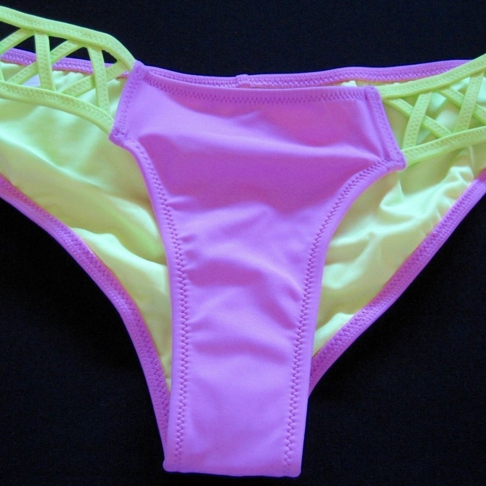 VS Crisscross Bottom Strappy Desiree Purple NWT